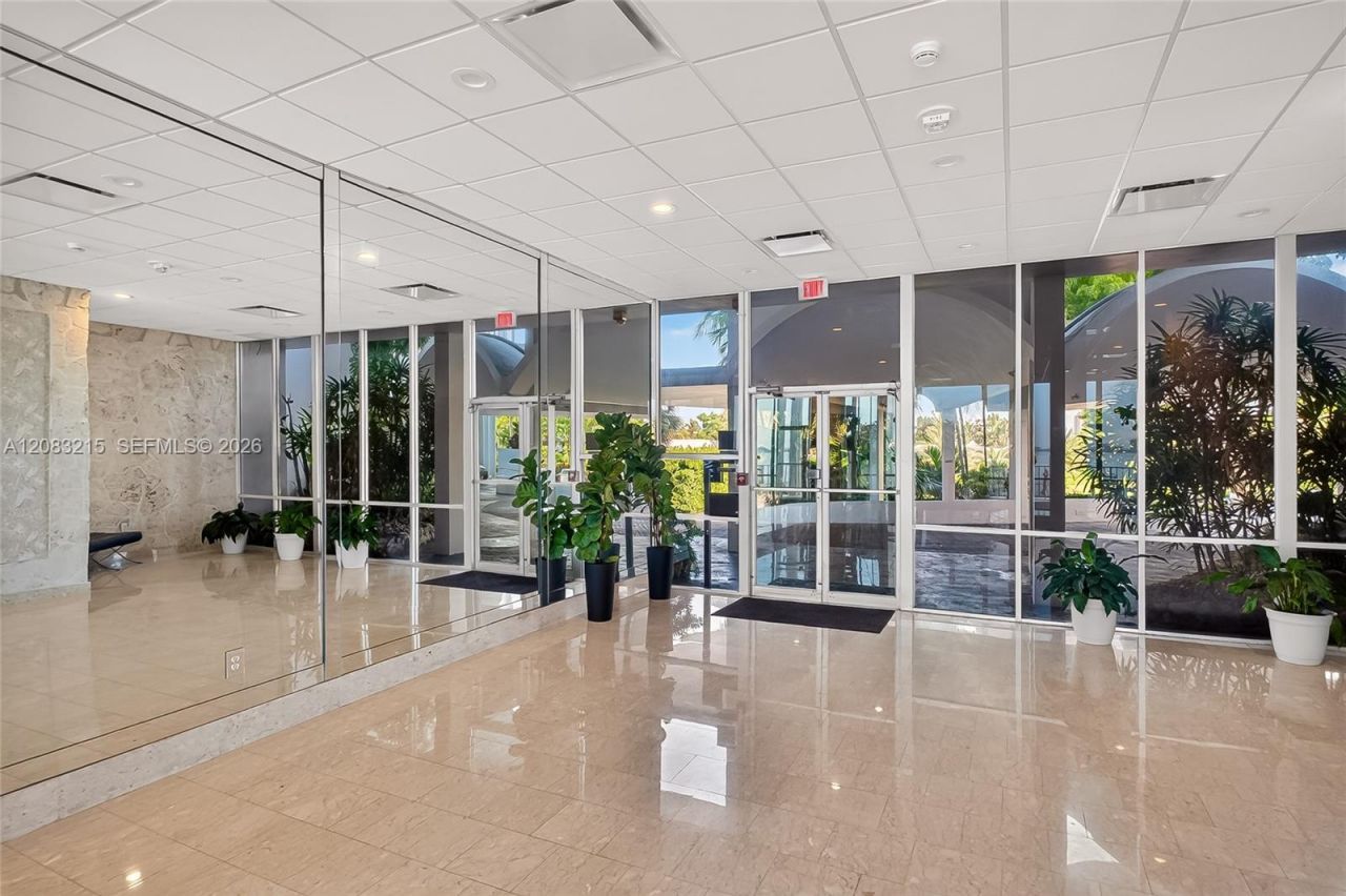 11930 N Bayshore Dr, Unit 1405, North Miami, FL 33181 Photo