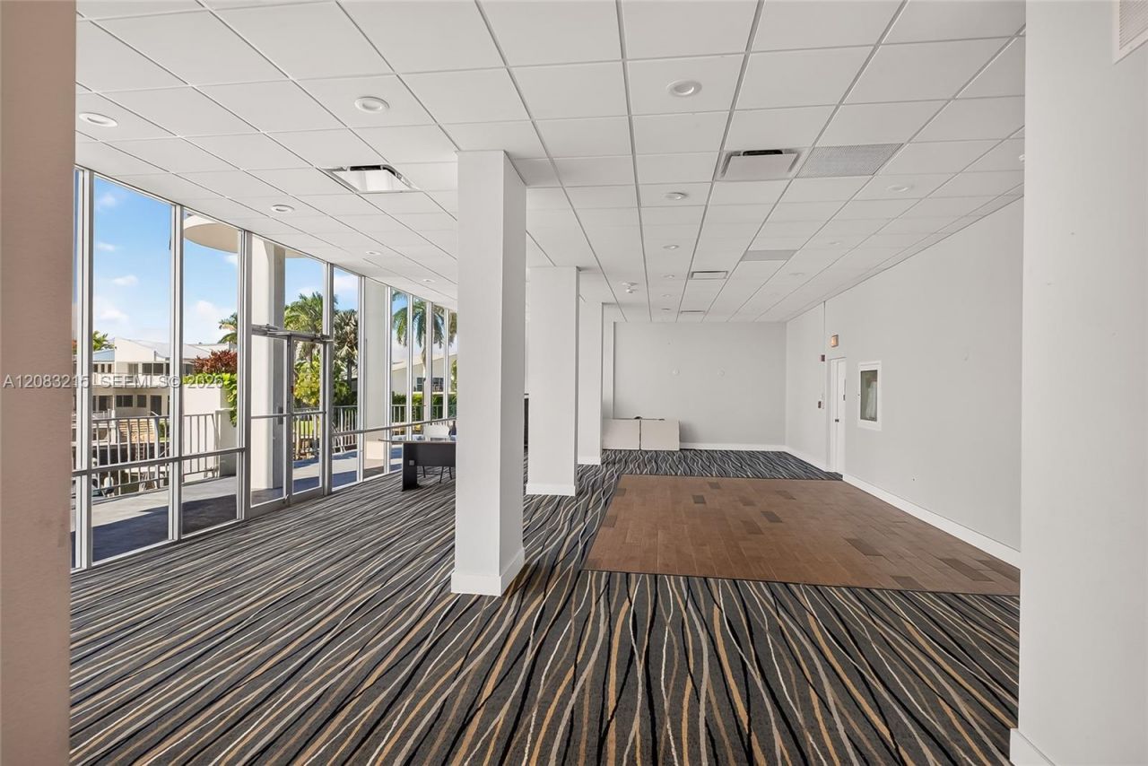 11930 N Bayshore Dr, Unit 1405, North Miami, FL 33181 Photo