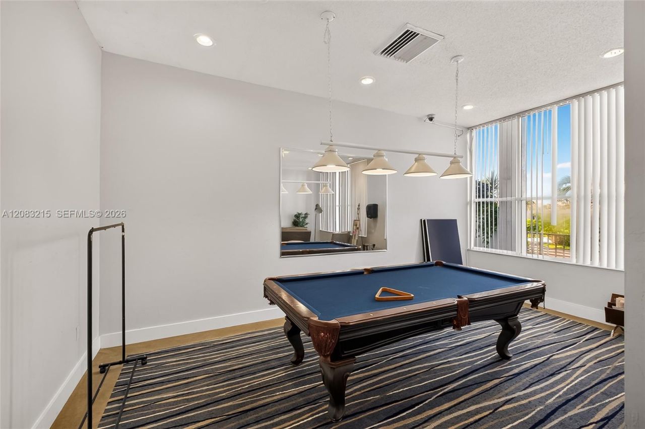 11930 N Bayshore Dr, Unit 1405, North Miami, FL 33181 Photo