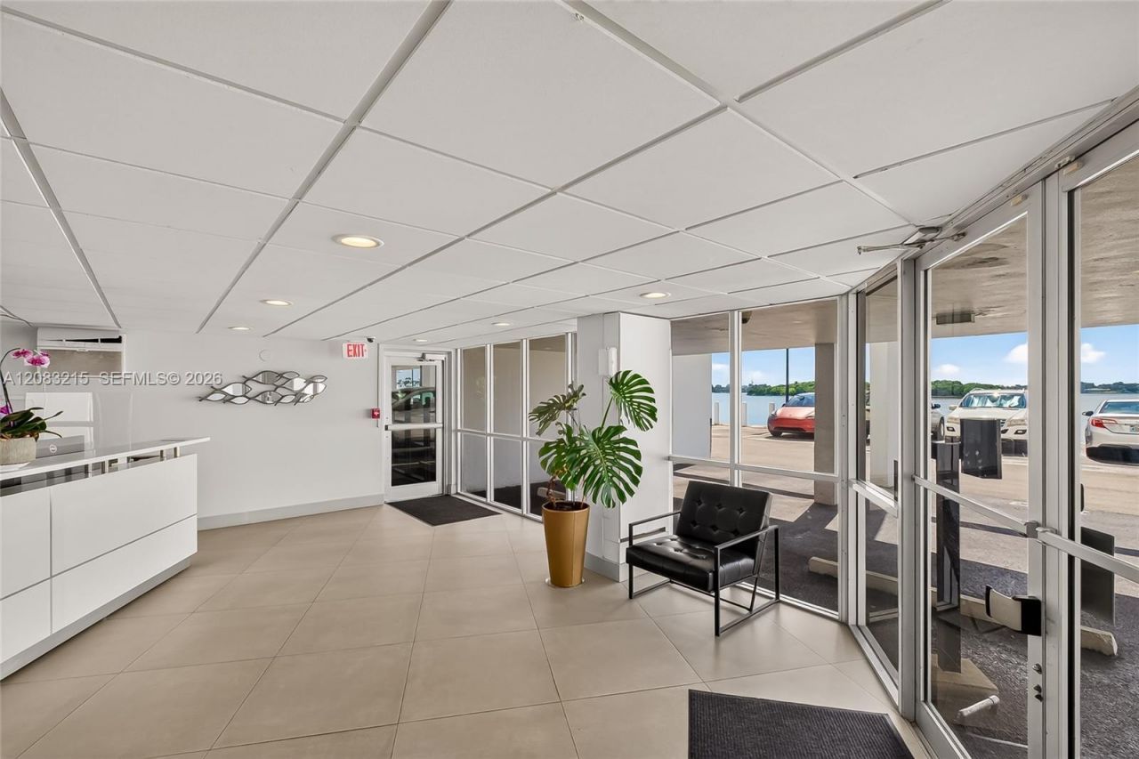 11930 N Bayshore Dr, Unit 1405, North Miami, FL 33181 Photo