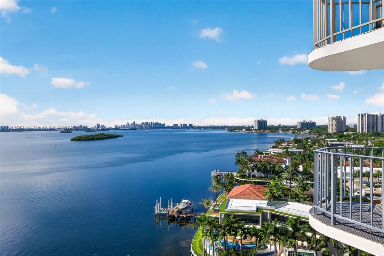 11930 N Bayshore Dr, Unit 1405, North Miami, FL 33181 Photo