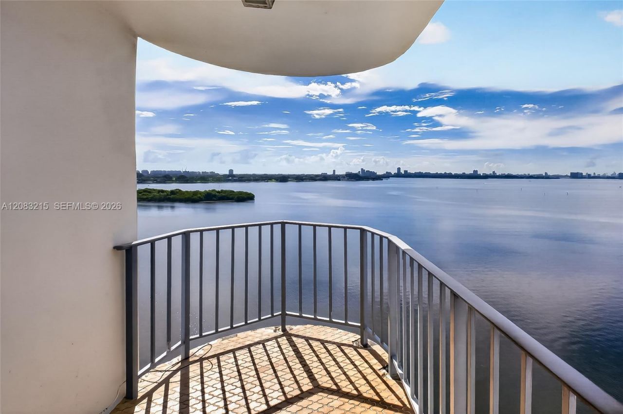 11930 N Bayshore Dr, Unit 1405, North Miami, FL 33181 Photo