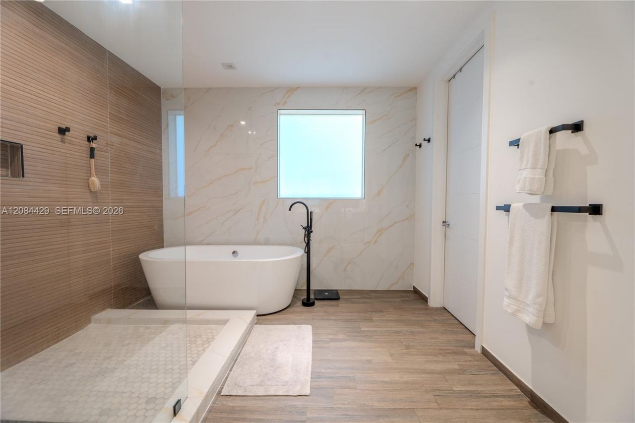 3167 Gifford Ln, Unit 3167, Miami, FL 33133 Photo