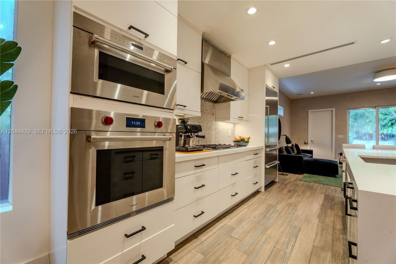 3167 Gifford Ln, Unit 3167, Miami, FL 33133 Photo
