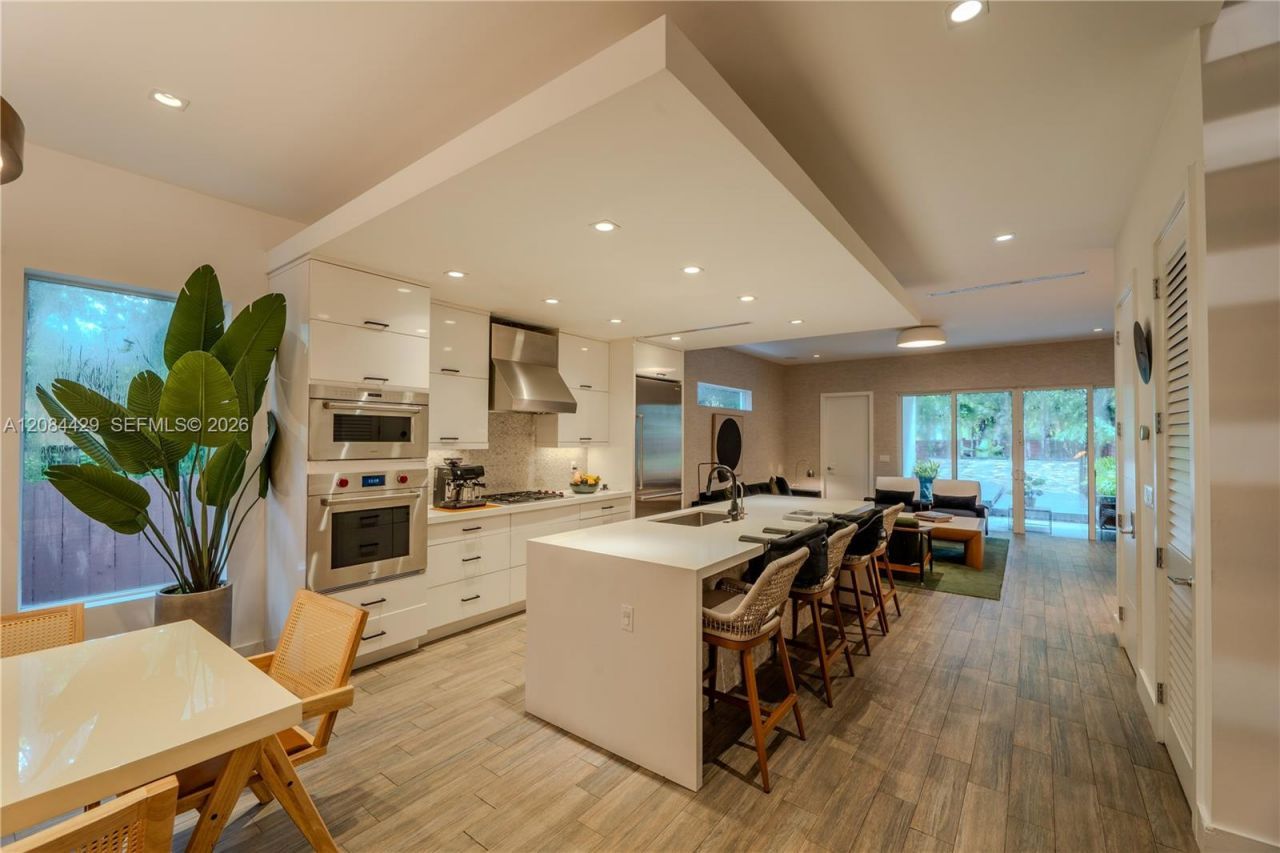 3167 Gifford Ln, Unit 3167, Miami, FL 33133 Photo