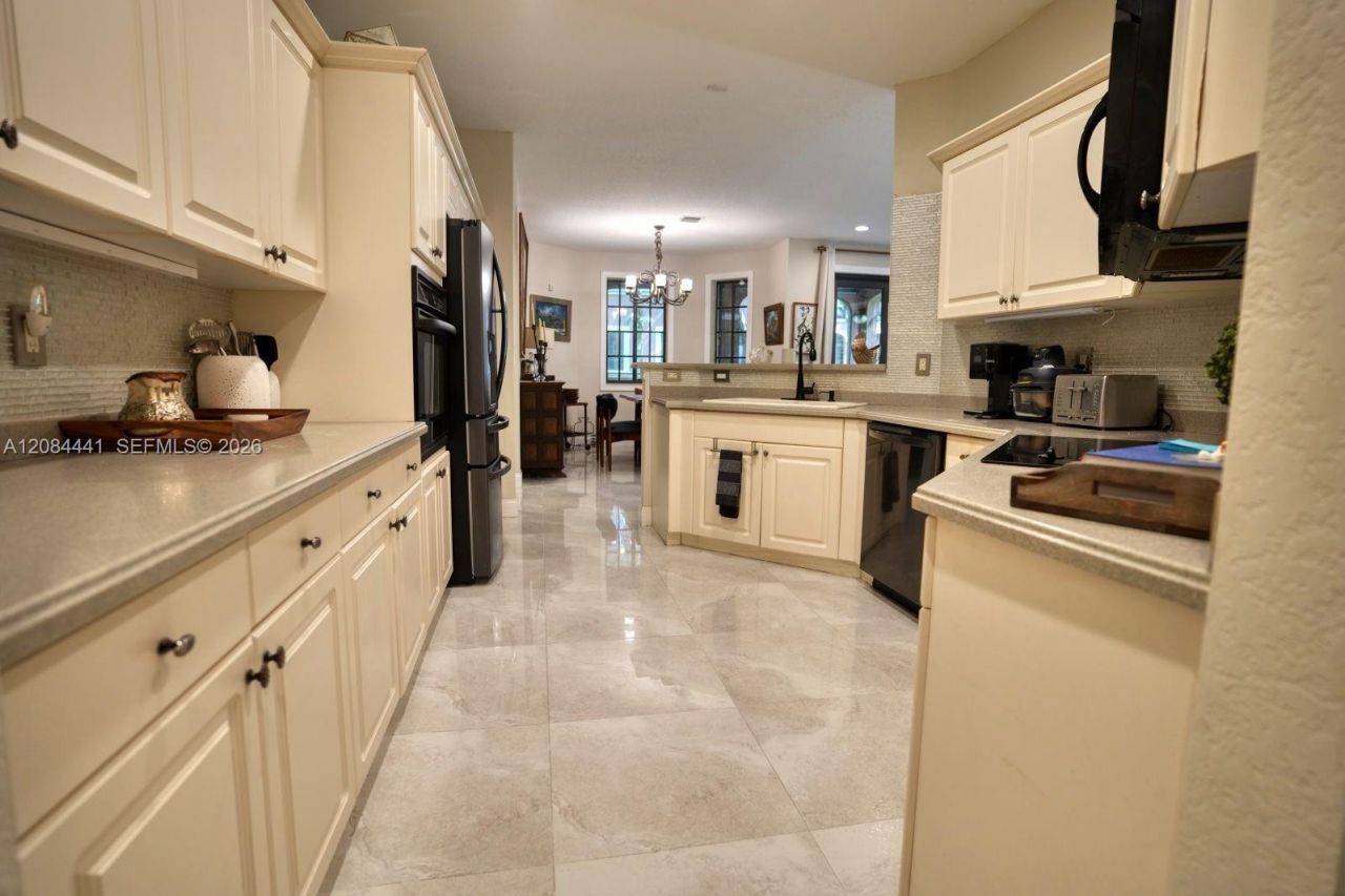 2706 Kinsington Cir, Unit 23-2, Weston, FL 33332 Photo