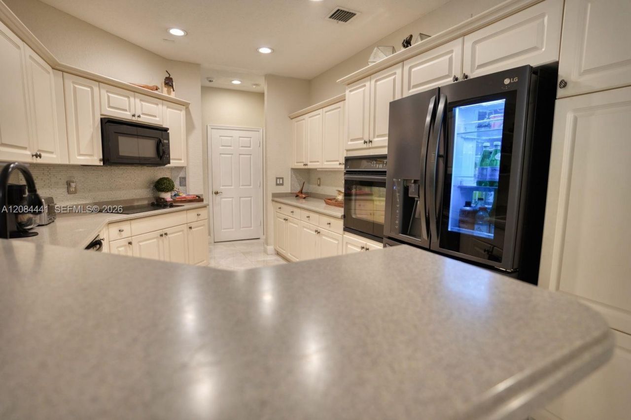 2706 Kinsington Cir, Unit 23-2, Weston, FL 33332 Photo