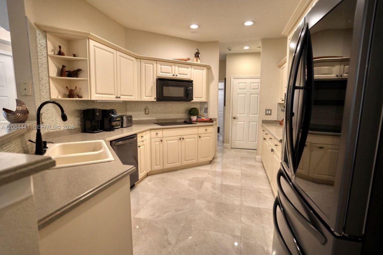 2706 Kinsington Cir, Unit 23-2, Weston, FL 33332 Photo