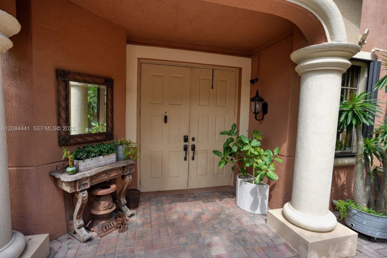 2706 Kinsington Cir, Unit 23-2, Weston, FL 33332 Photo