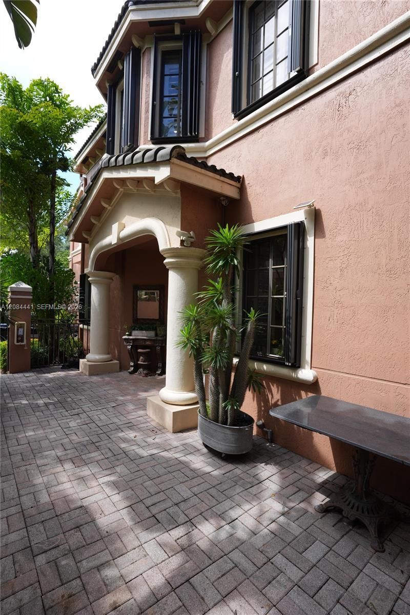 2706 Kinsington Cir, Unit 23-2, Weston, FL 33332 Photo