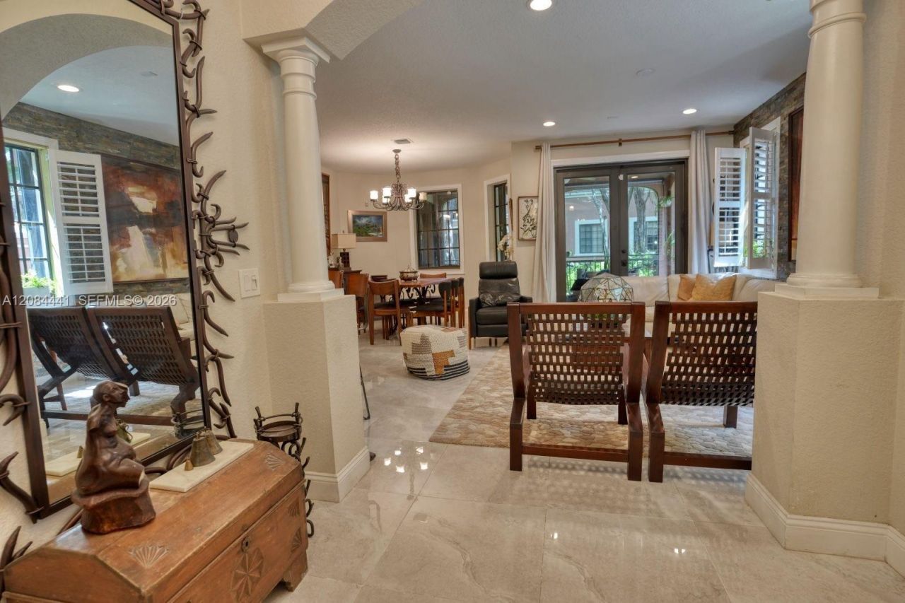 2706 Kinsington Cir, Unit 23-2, Weston, FL 33332 Photo