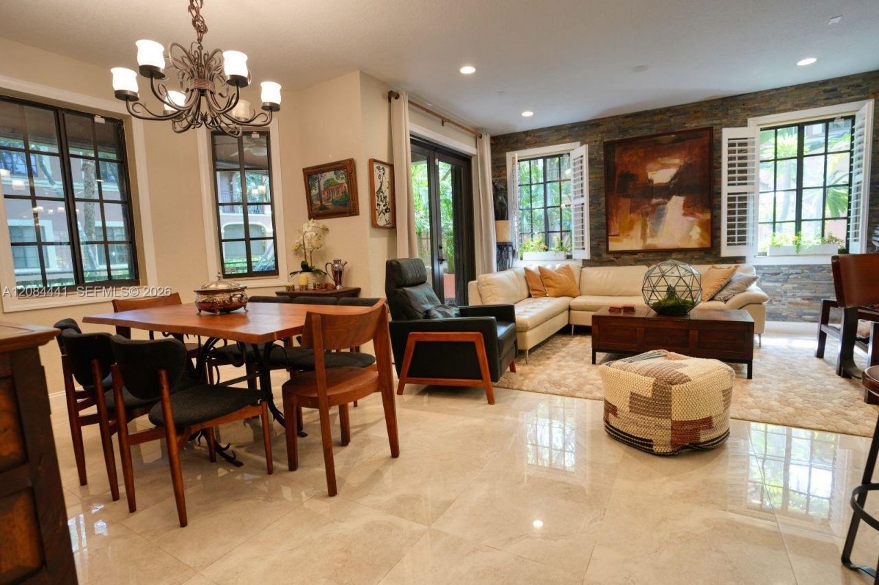 2706 Kinsington Cir, Unit 23-2, Weston, FL 33332 Photo