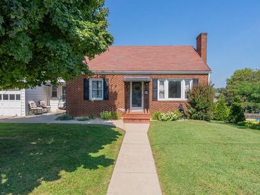 205 SHENANDOAH AVENUE, SHENANDOAH, VA 22849