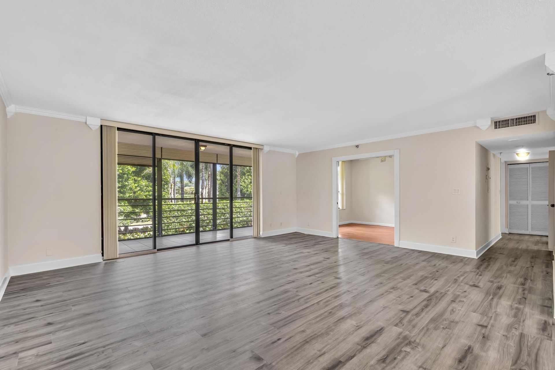7564 Regency Lake Drive, Unit 202, Boca Raton, FL 33433 Photo