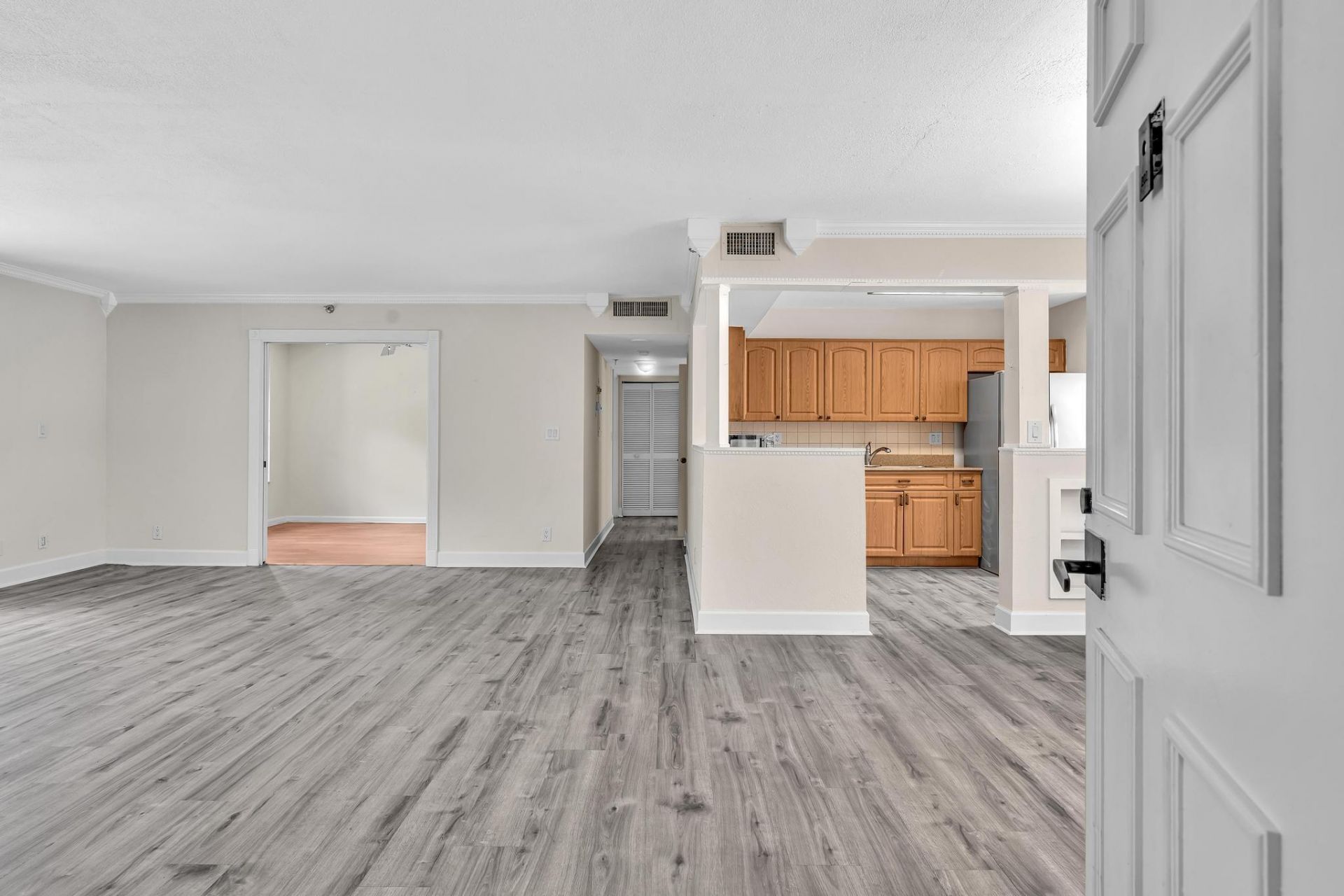 7564 Regency Lake Drive, Unit 202, Boca Raton, FL 33433 Photo