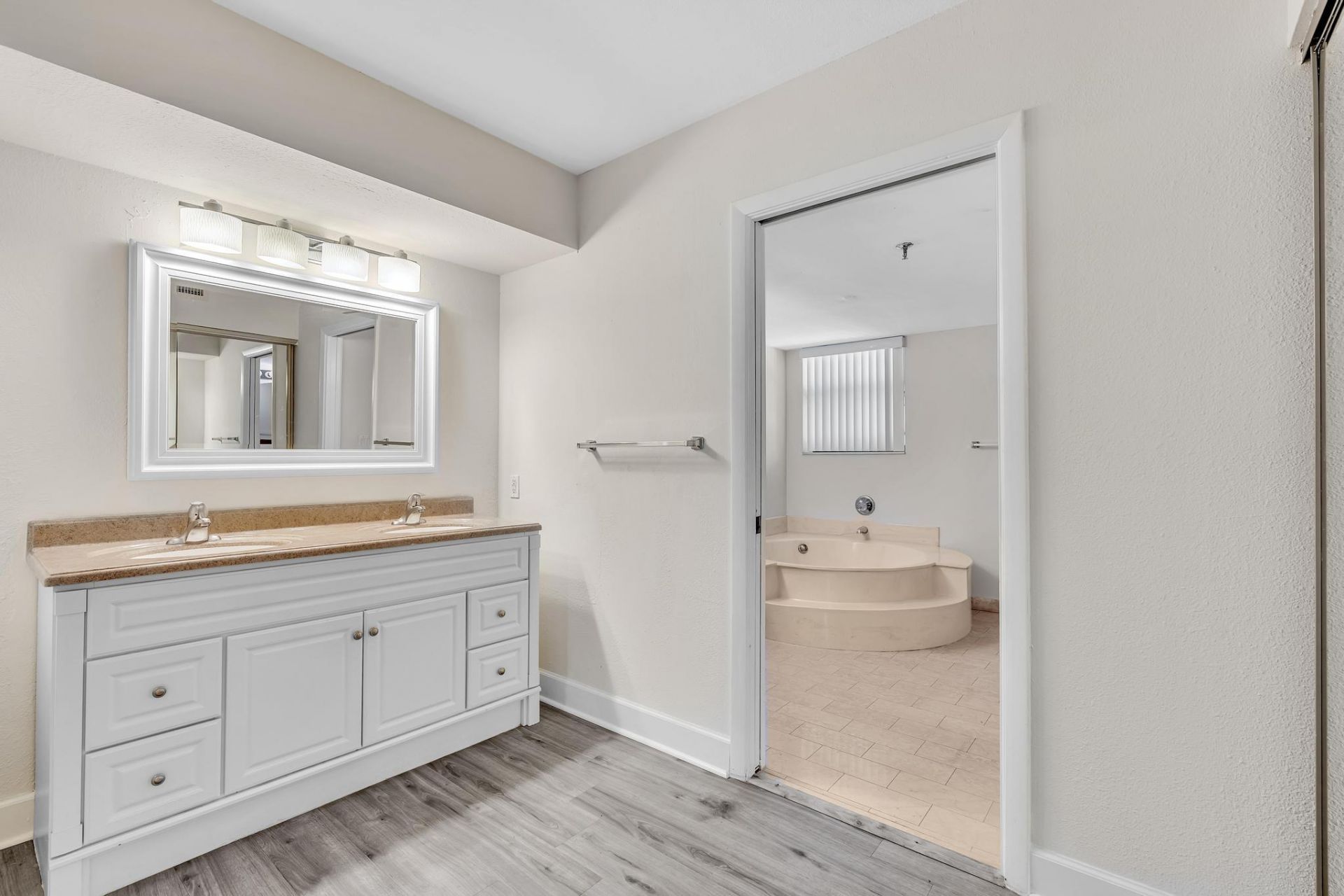 7564 Regency Lake Drive, Unit 202, Boca Raton, FL 33433 Photo