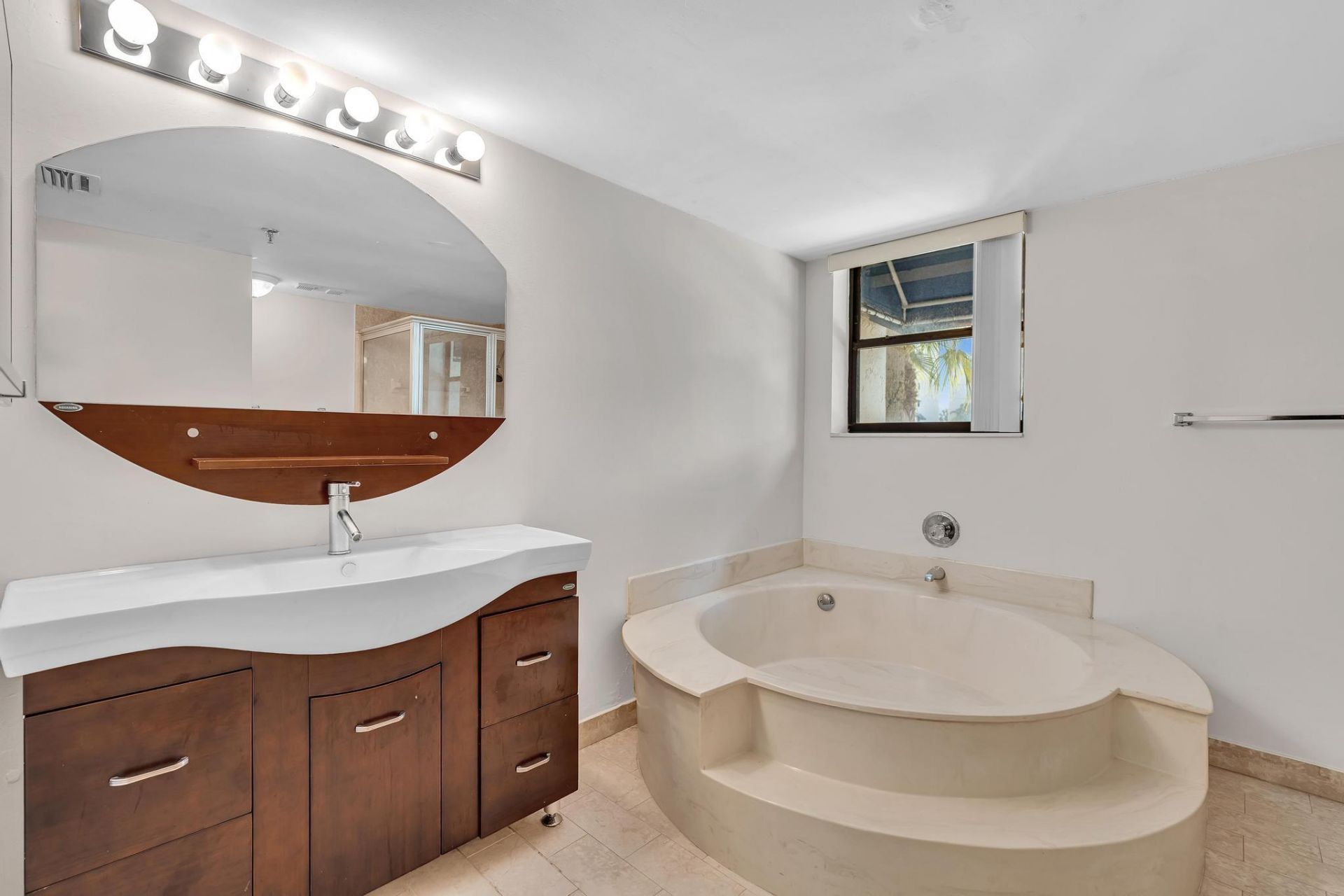 7564 Regency Lake Drive, Unit 202, Boca Raton, FL 33433 Photo