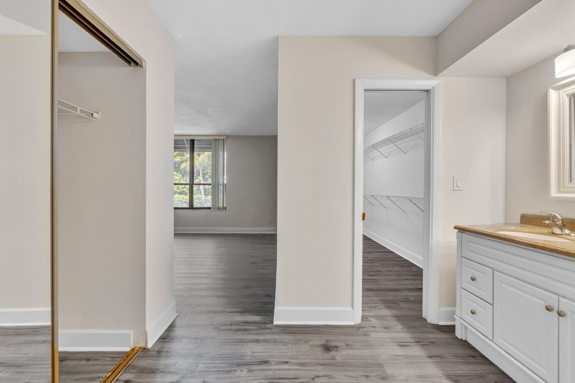 7564 Regency Lake Drive, Unit 202, Boca Raton, FL 33433 Photo