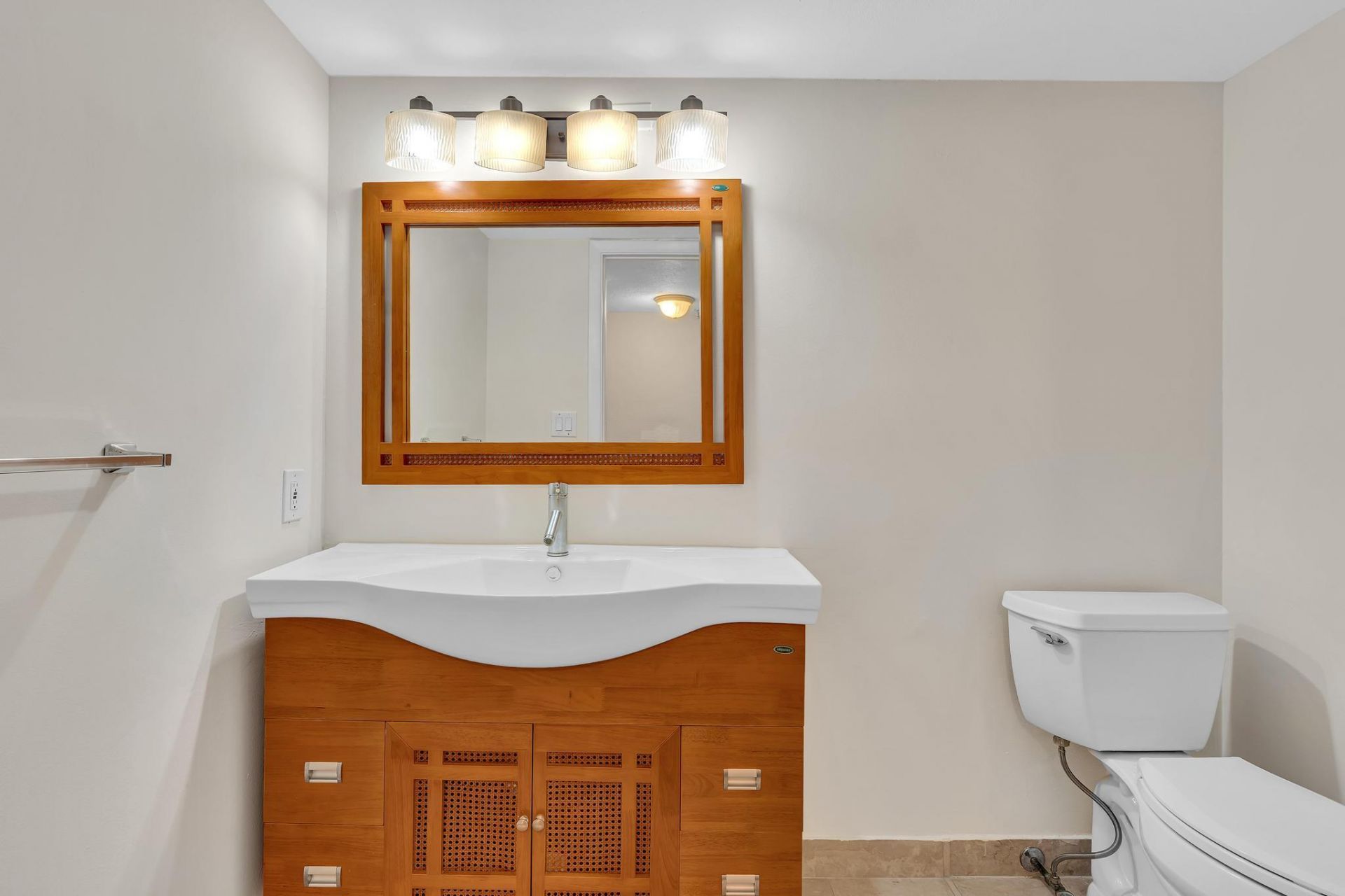 7564 Regency Lake Drive, Unit 202, Boca Raton, FL 33433 Photo