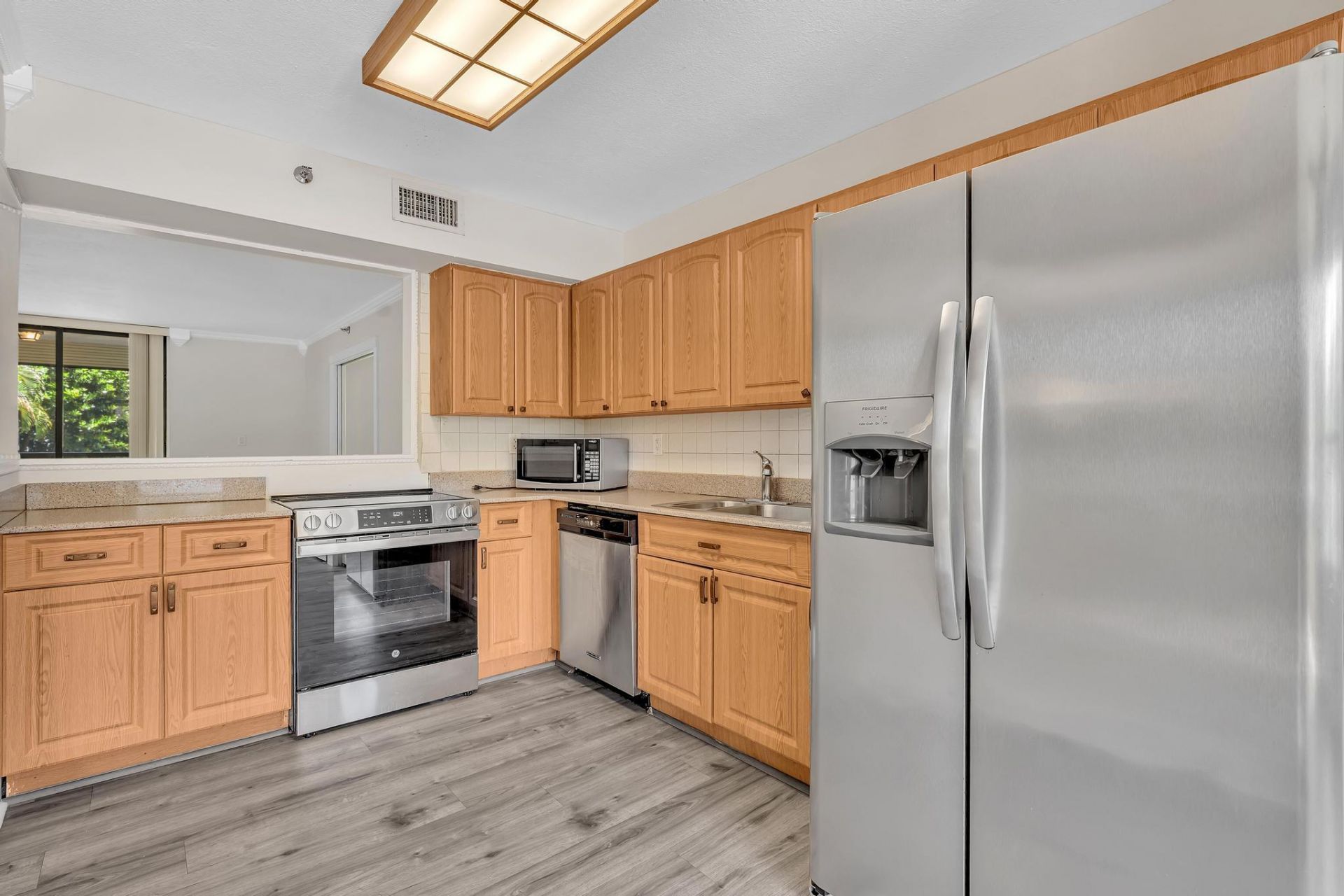 7564 Regency Lake Drive, Unit 202, Boca Raton, FL 33433 Photo