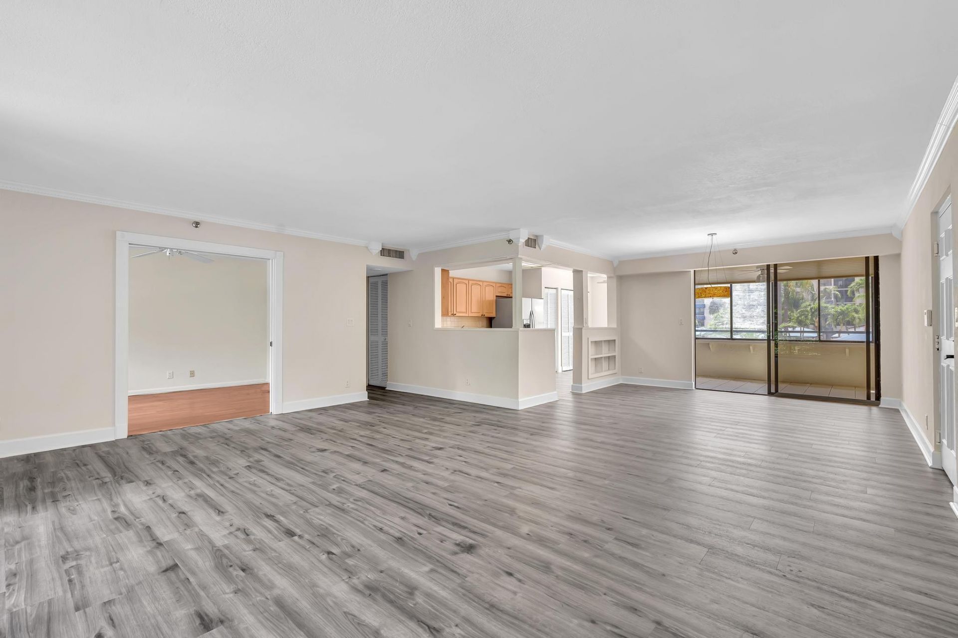 7564 Regency Lake Drive, Unit 202, Boca Raton, FL 33433 Photo