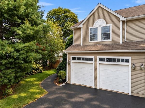 65 Crescent Rd, Unit 65, Needham, MA 02494