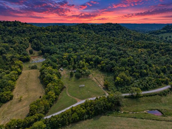 207 Wells Hollow Rd , Petersburg, TN 37144