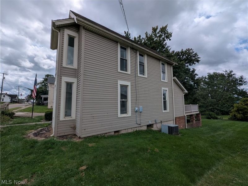 317 North Main Street, Bethesda, OH 43719 Photo 4