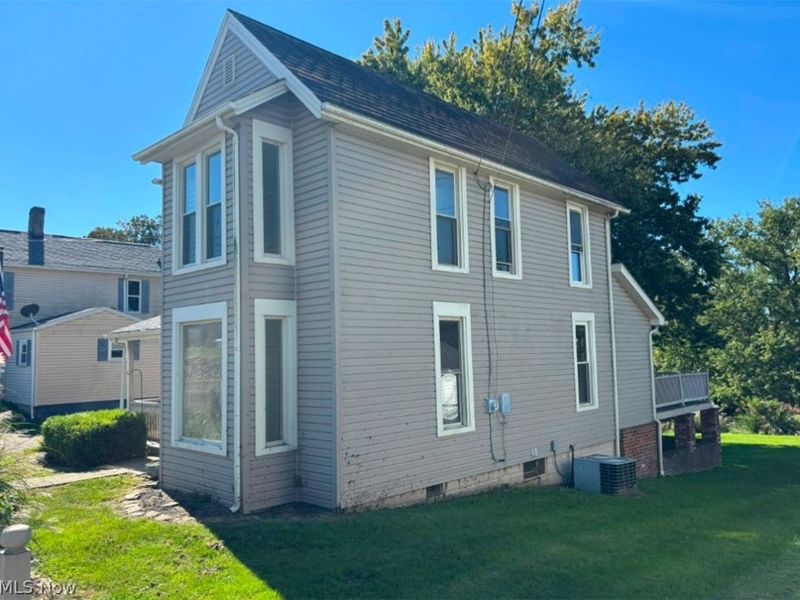 317 North Main Street, Bethesda, OH 43719 Photo 5