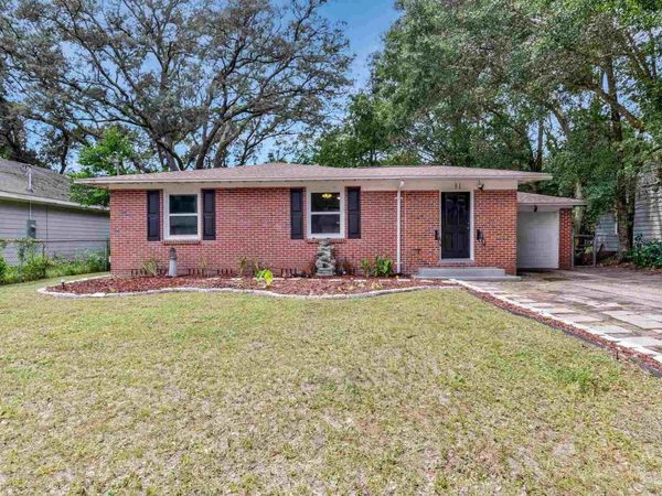 31 Kennington Dr, Pensacola, FL 32507