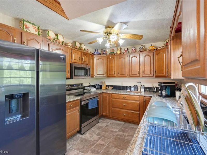4035 Woodlands Drive, Vermilion, OH 44089 Photo 12