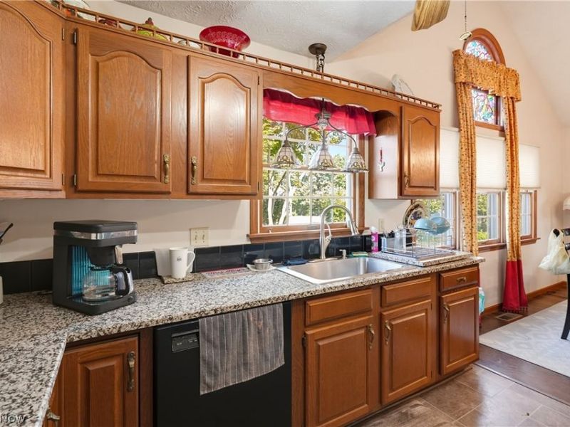 4035 Woodlands Drive, Vermilion, OH 44089 Photo 14