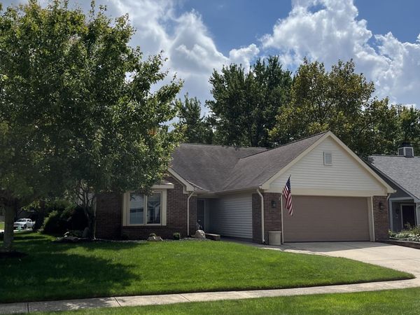6423 Franklin Court , Fishers, IN 46038