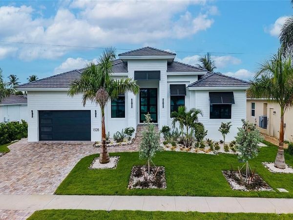 1528 Kingston CT N, MARCO ISLAND, FL 34145