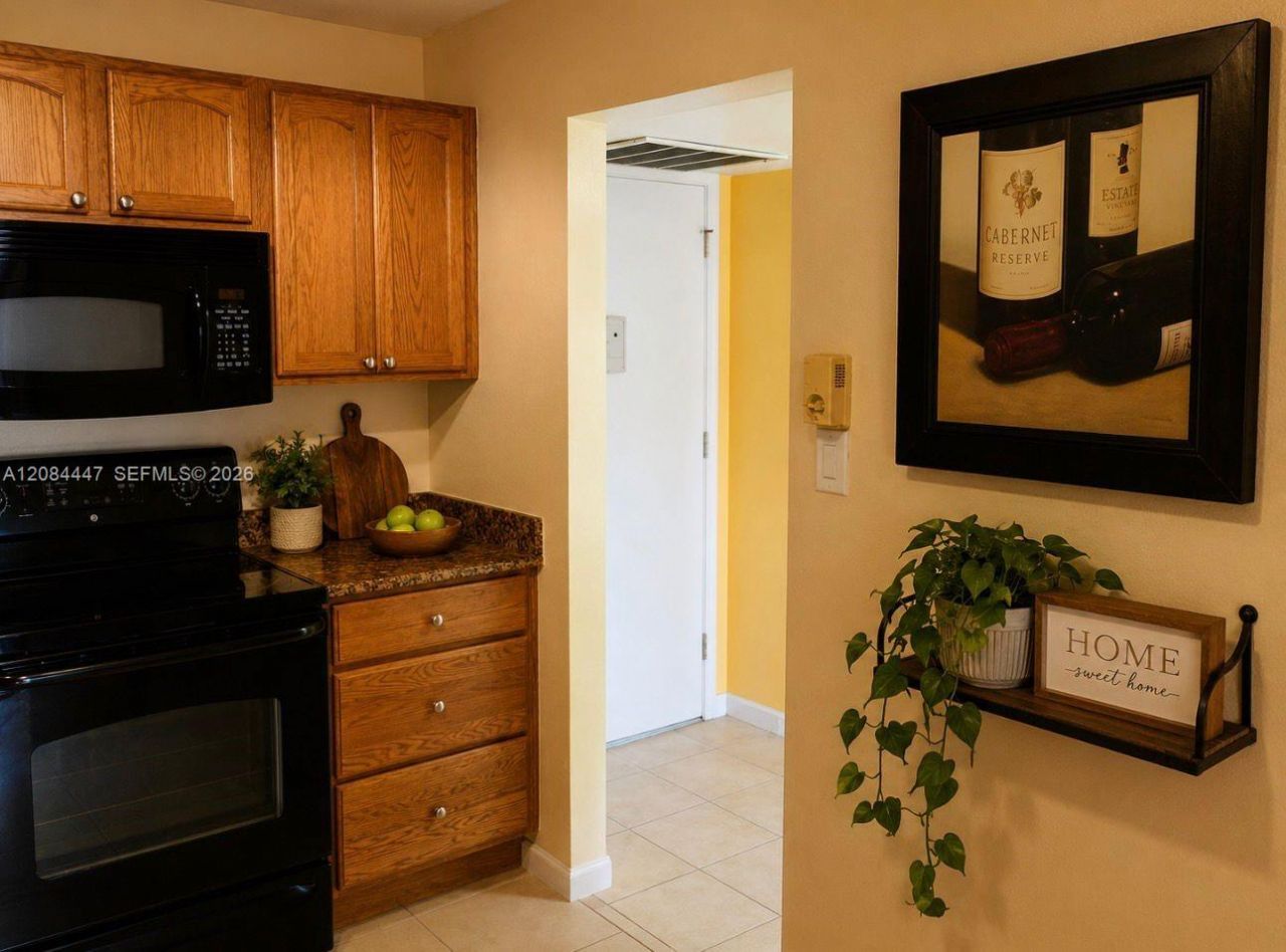 2741 Taft St, Unit 206, Hollywood, FL 33020 Photo