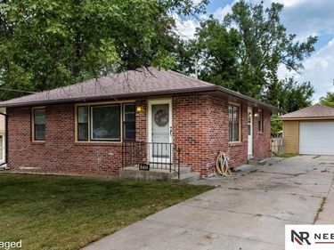 4700 Sumner Street, Lincoln, NE 68506