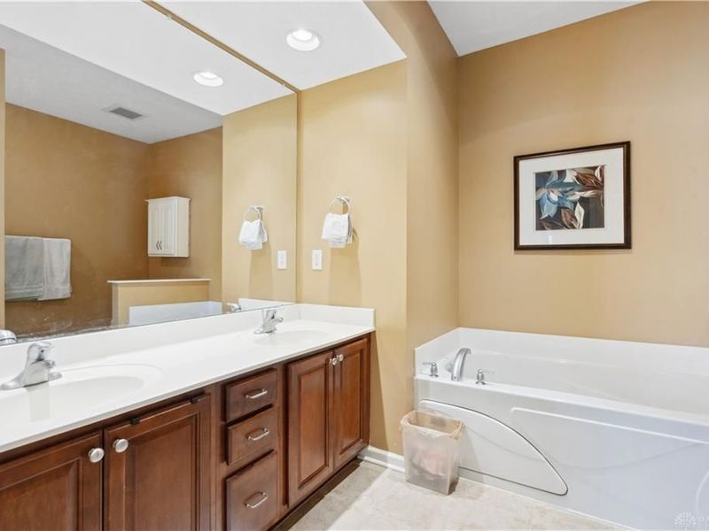 9518 Tahoe Drive, Centerville, OH 45458 Photo 17