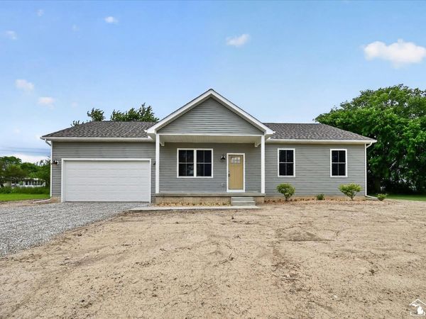 926 Ford Road, Carleton, MI 48117