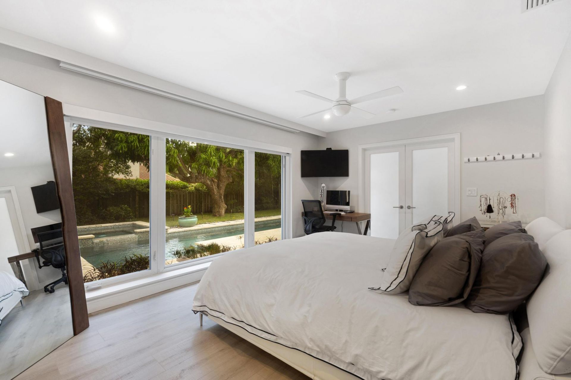 2012 NE 31st Avenue, Fort Lauderdale, FL 33305 Photo