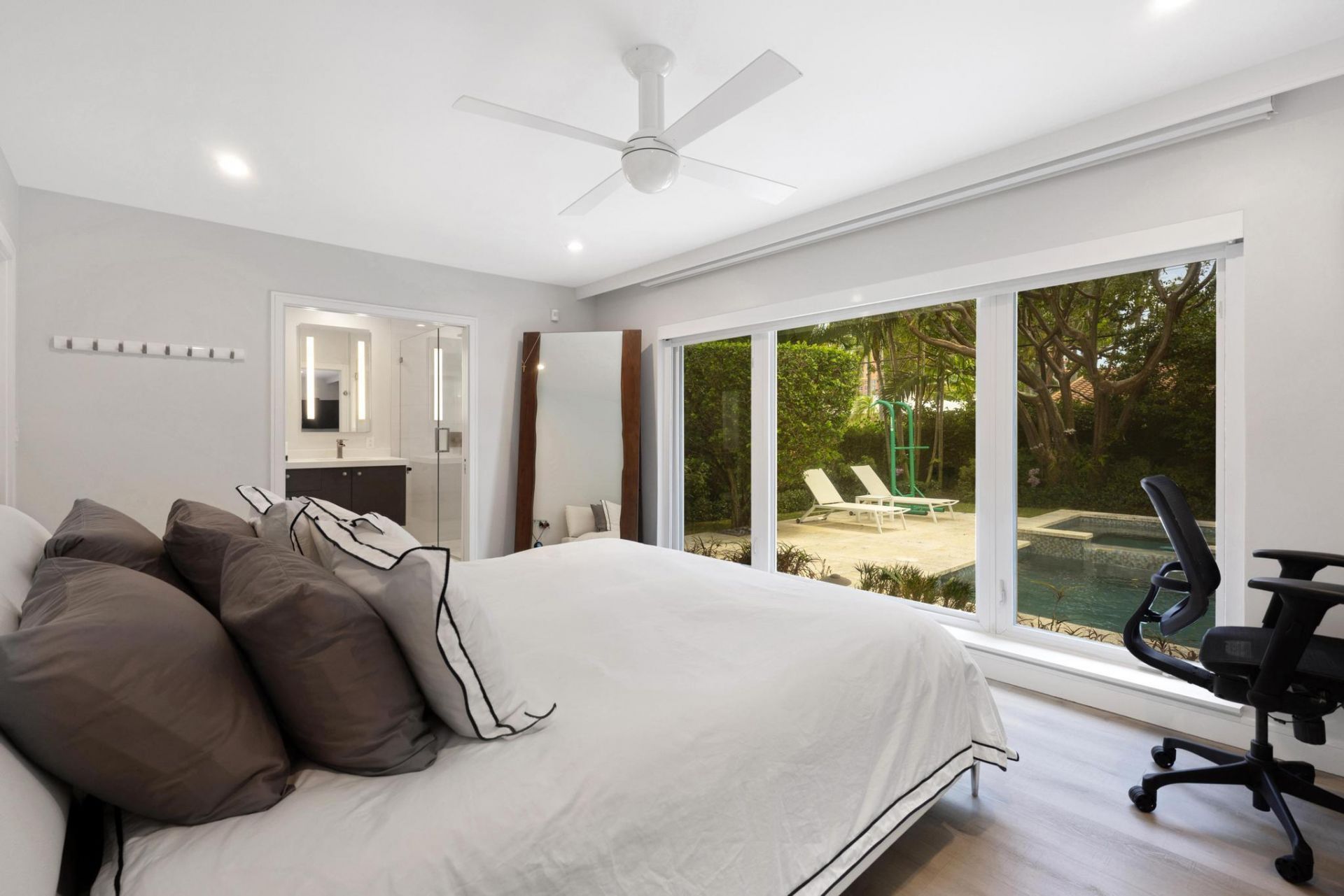 2012 NE 31st Avenue, Fort Lauderdale, FL 33305 Photo