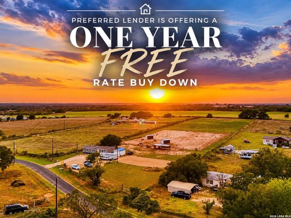 2870 County Road 120, Floresville, TX 78114