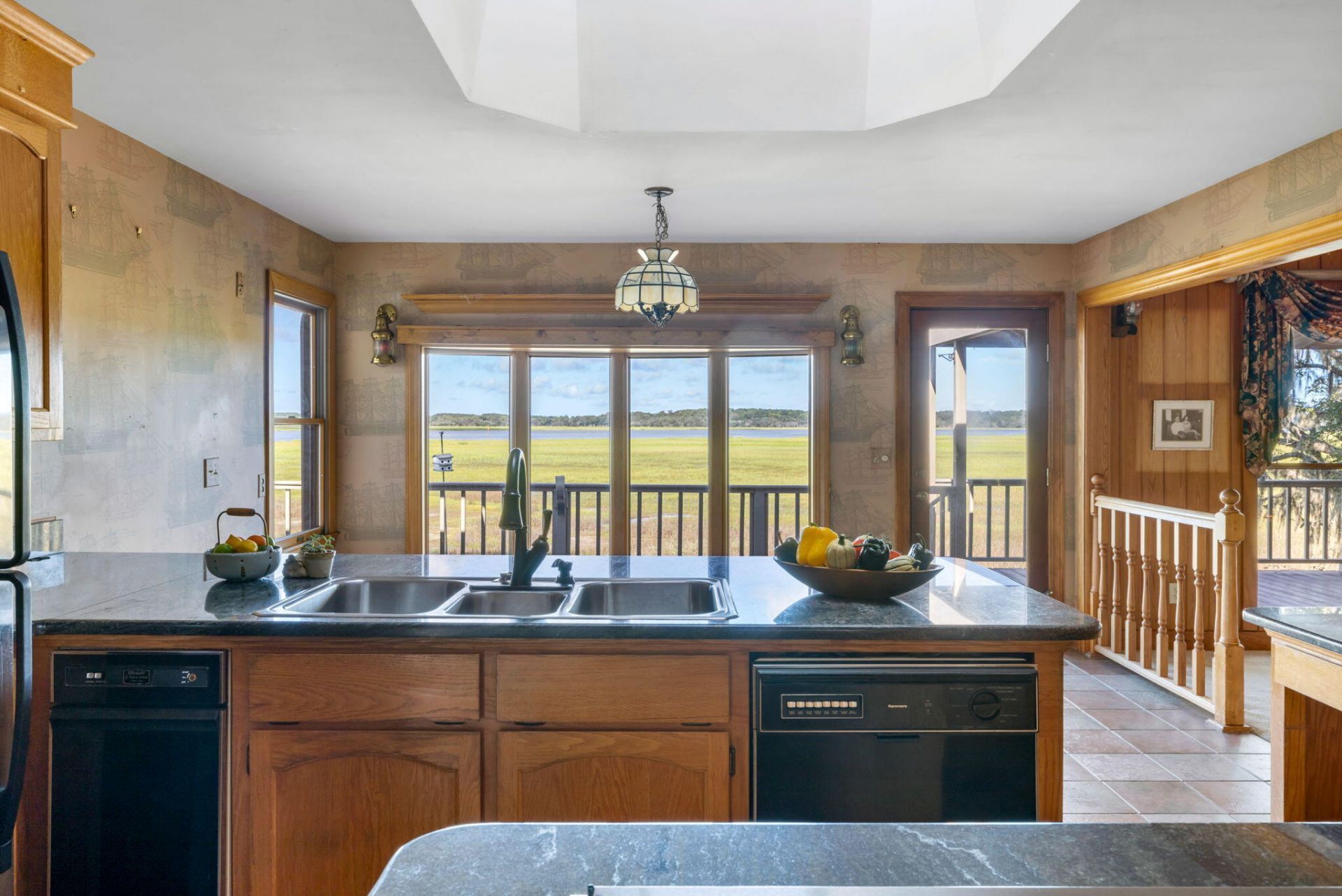 2450 Kemway Road Photo 16