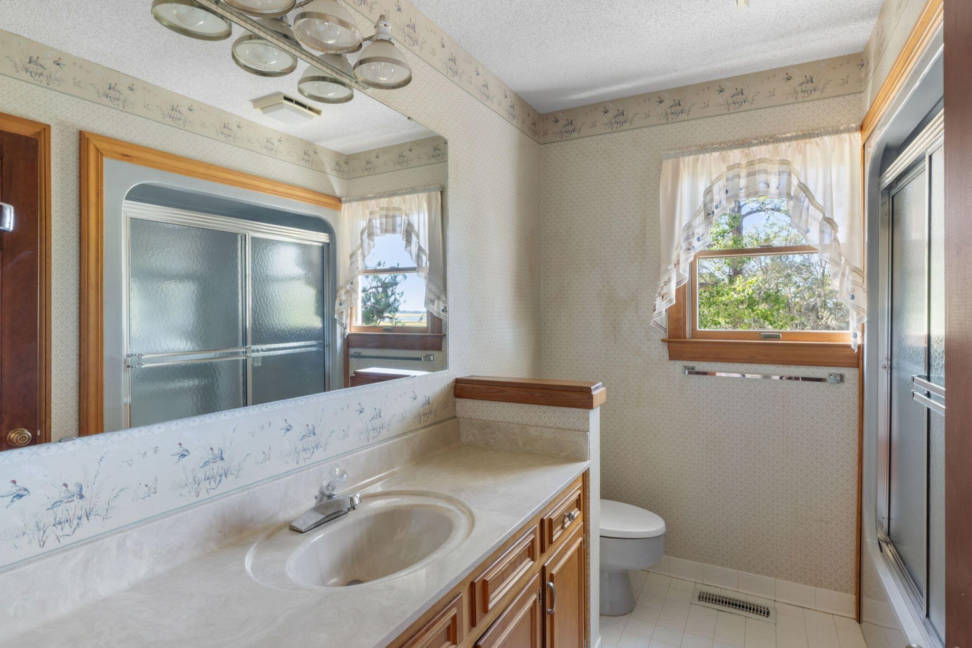 2450 Kemway Road Photo 32