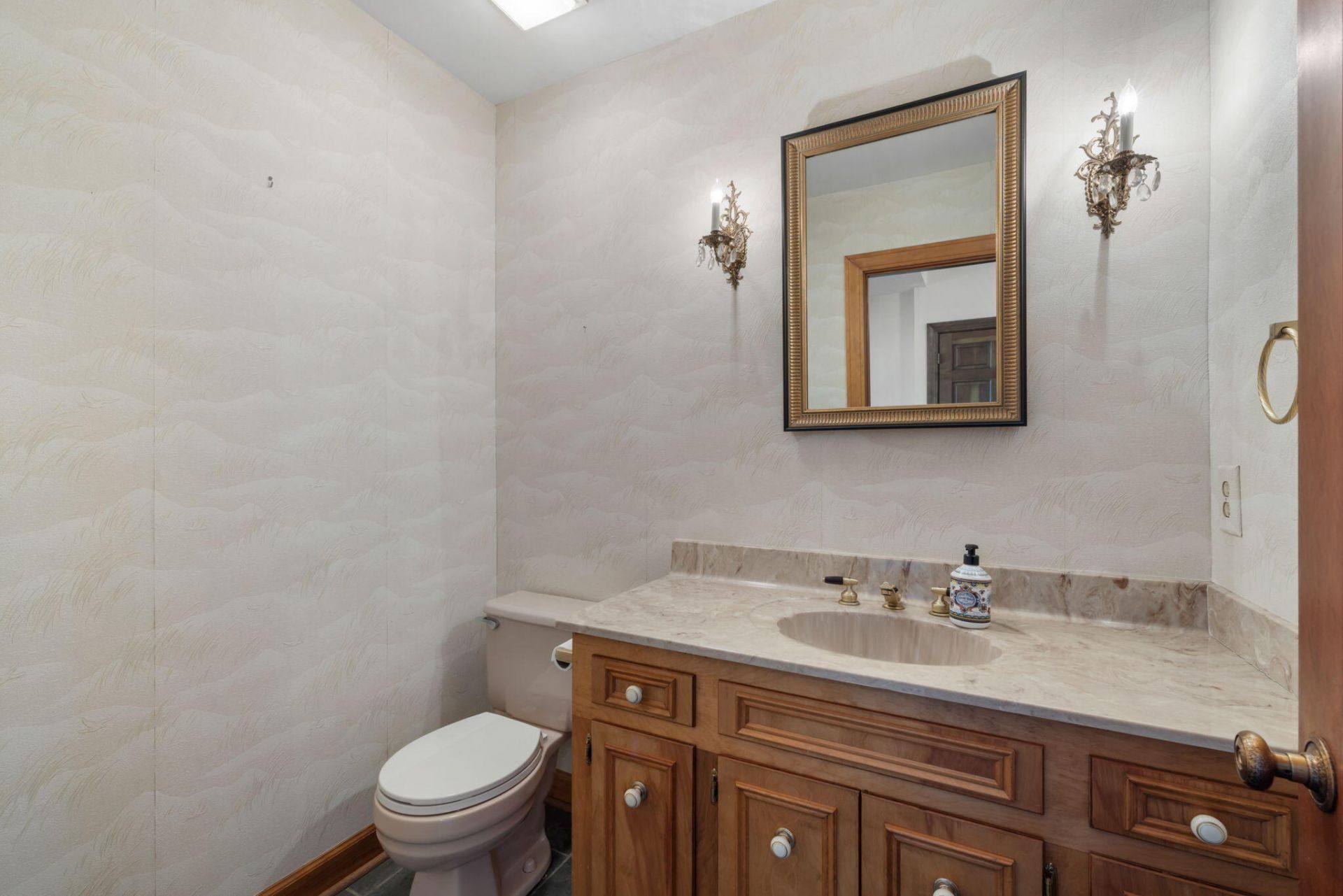 2450 Kemway Road Photo 35