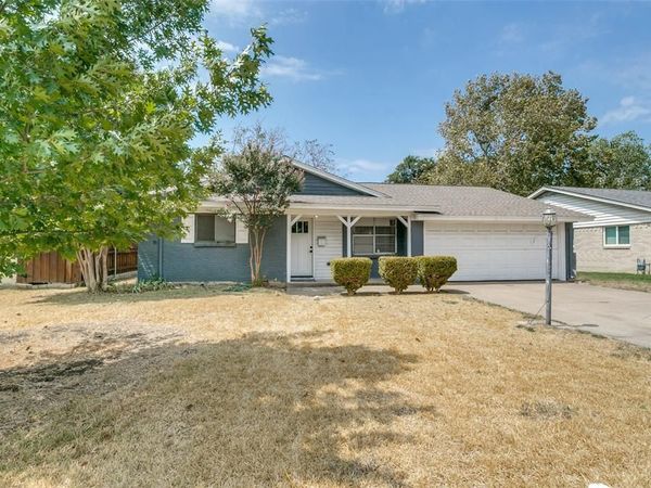 1056 Easy Street , Grapevine, TX 76051