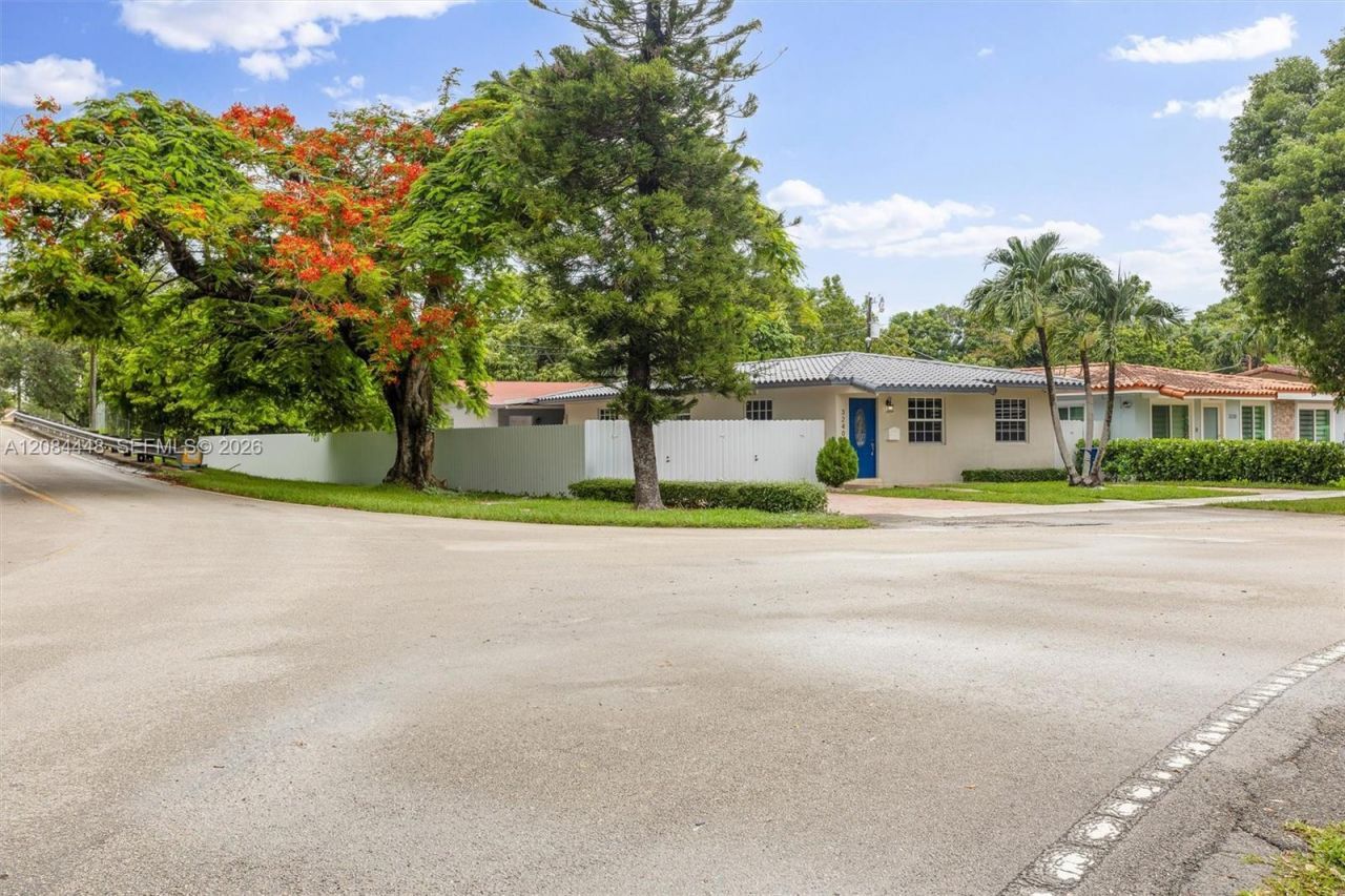 3240 SW 69th Ave , Miami, FL 33155 Photo