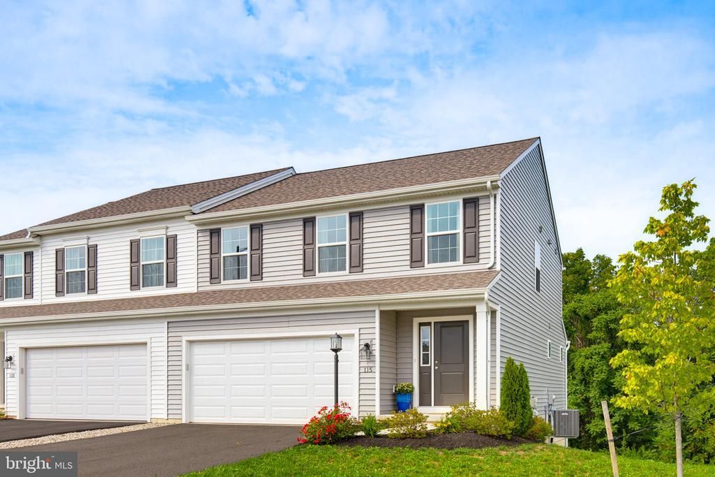 115 EASTON DRIVE , DUNCANNON, PA 17020