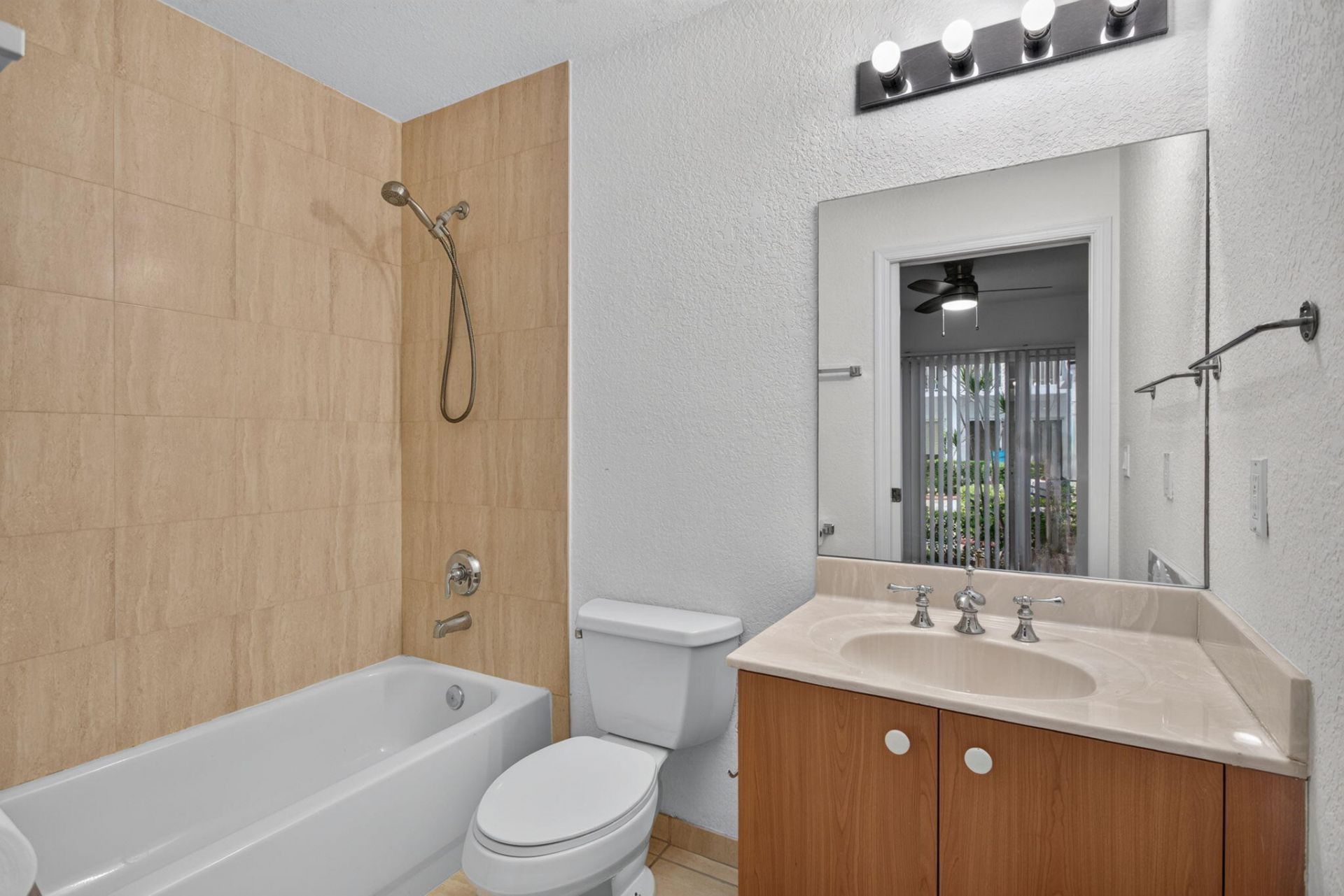 2725 NE 8th Avenue, Unit 112, Wilton Manors, FL 33334 Photo