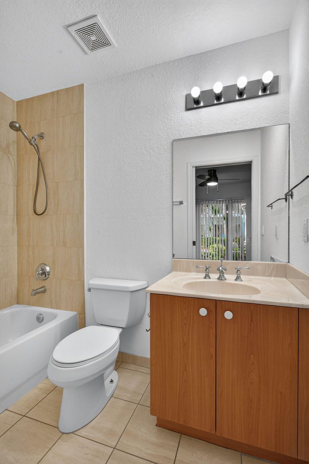 2725 NE 8th Avenue, Unit 112, Wilton Manors, FL 33334 Photo