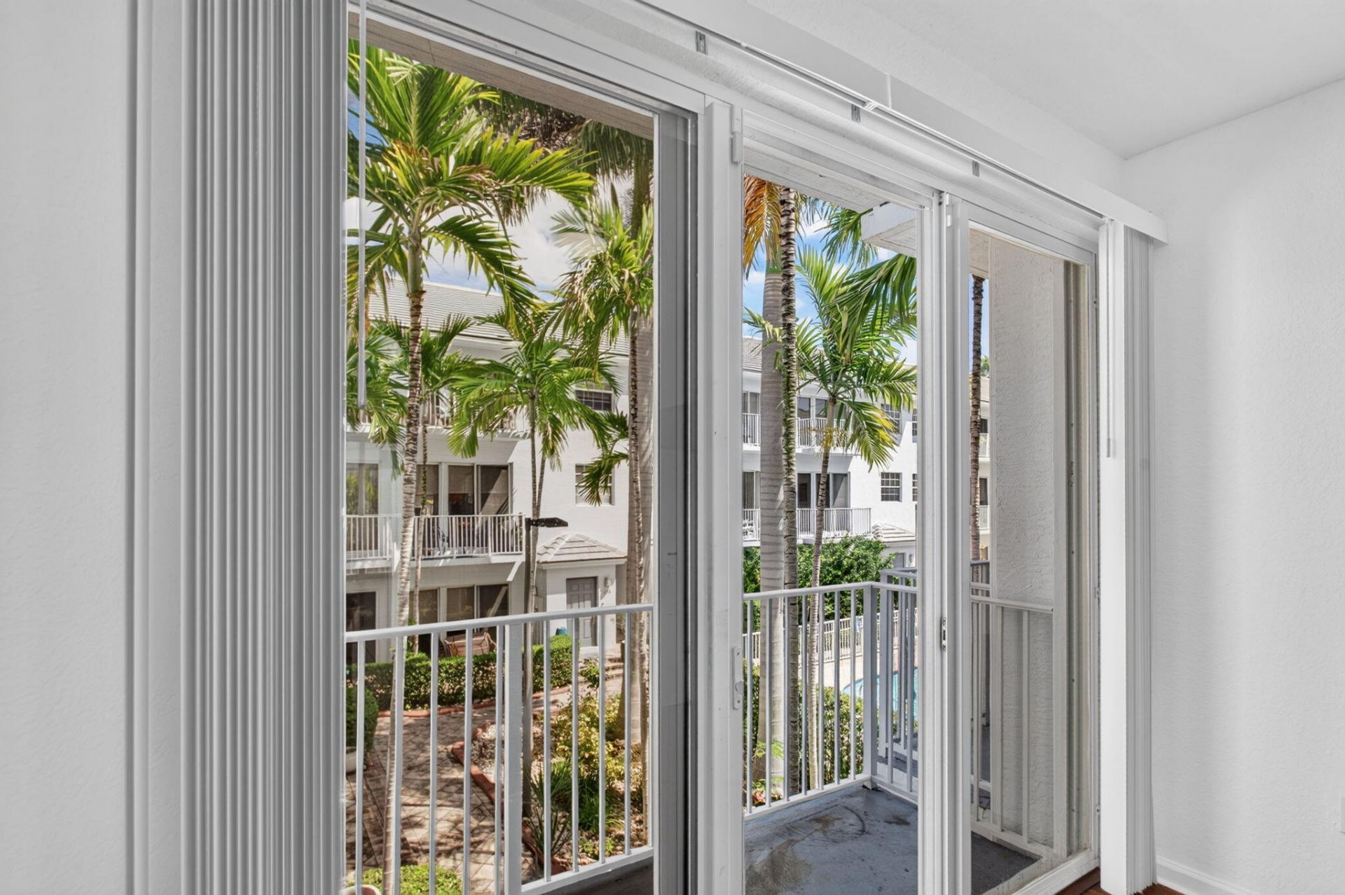 2725 NE 8th Avenue, Unit 112, Wilton Manors, FL 33334 Photo